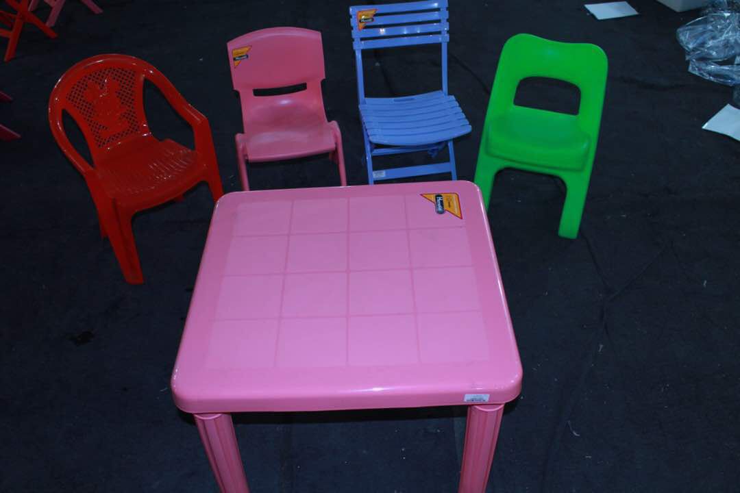 میز و صندلی کودک پلاستیکی